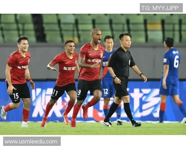 深圳足球队以72分领跑奥运会积分榜展现强劲实力 深圳足球队以72分领跑奥运会积分榜展现强劲实力