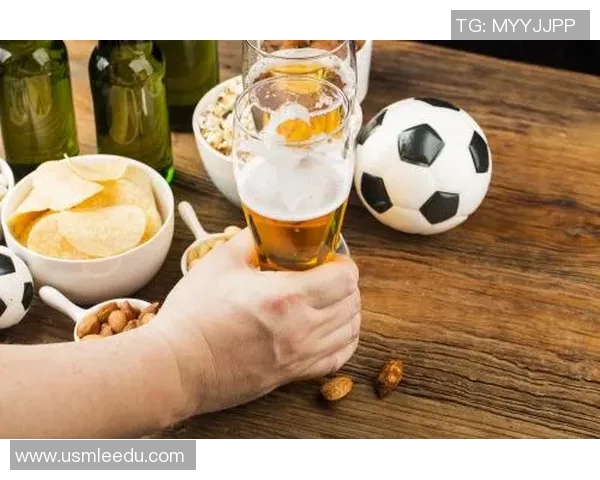 足球明星们的最爱零食揭秘助力他们在赛场上的表现与能量补充 足球明星们的最爱零食揭秘助力他们在赛场上的表现与能量补充